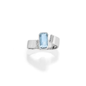 Aquamarine ring