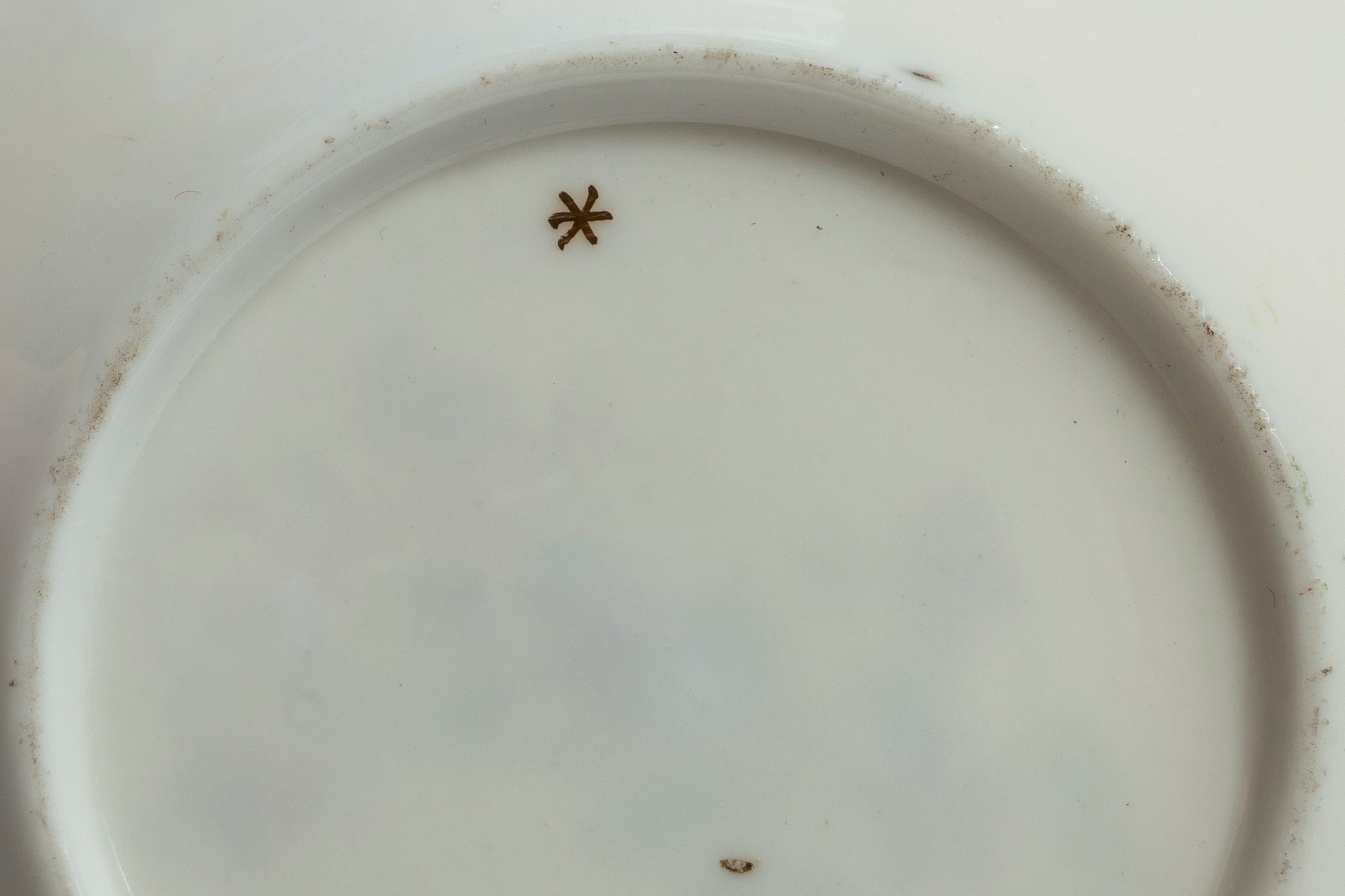 Due Coppie di Tazzine con Piattino in Porcellana con Decoro Policromo “a Fiordalisi”, Più una Taz...