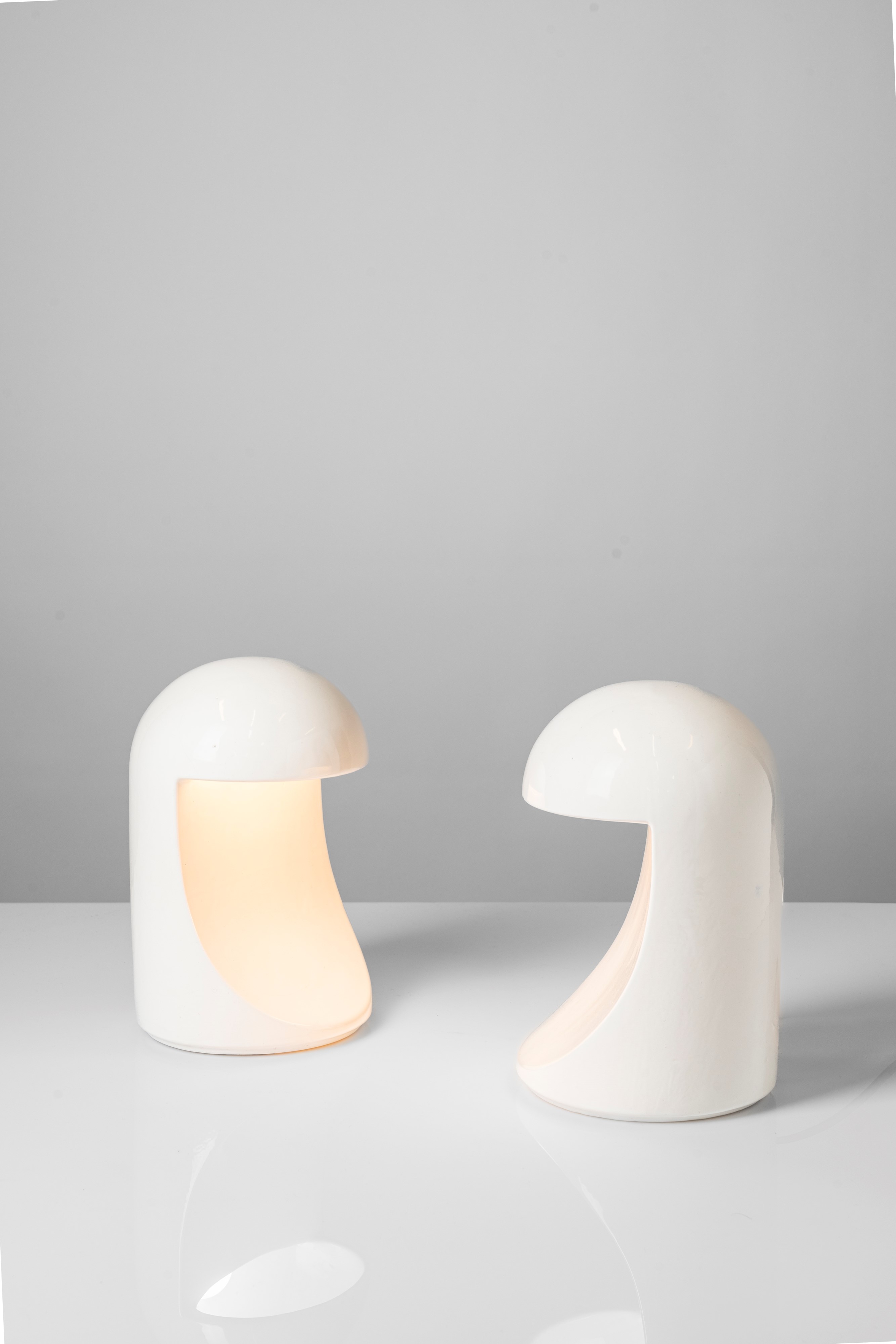 Coppia di lampade da tavolo modello 'Longobarda'