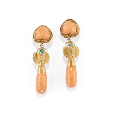 Orecchini in oro giallo 18k con corallo e smeraldo
