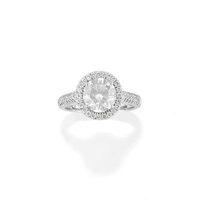 Anello in oro bianco 18k con diamanti taglio brillante
