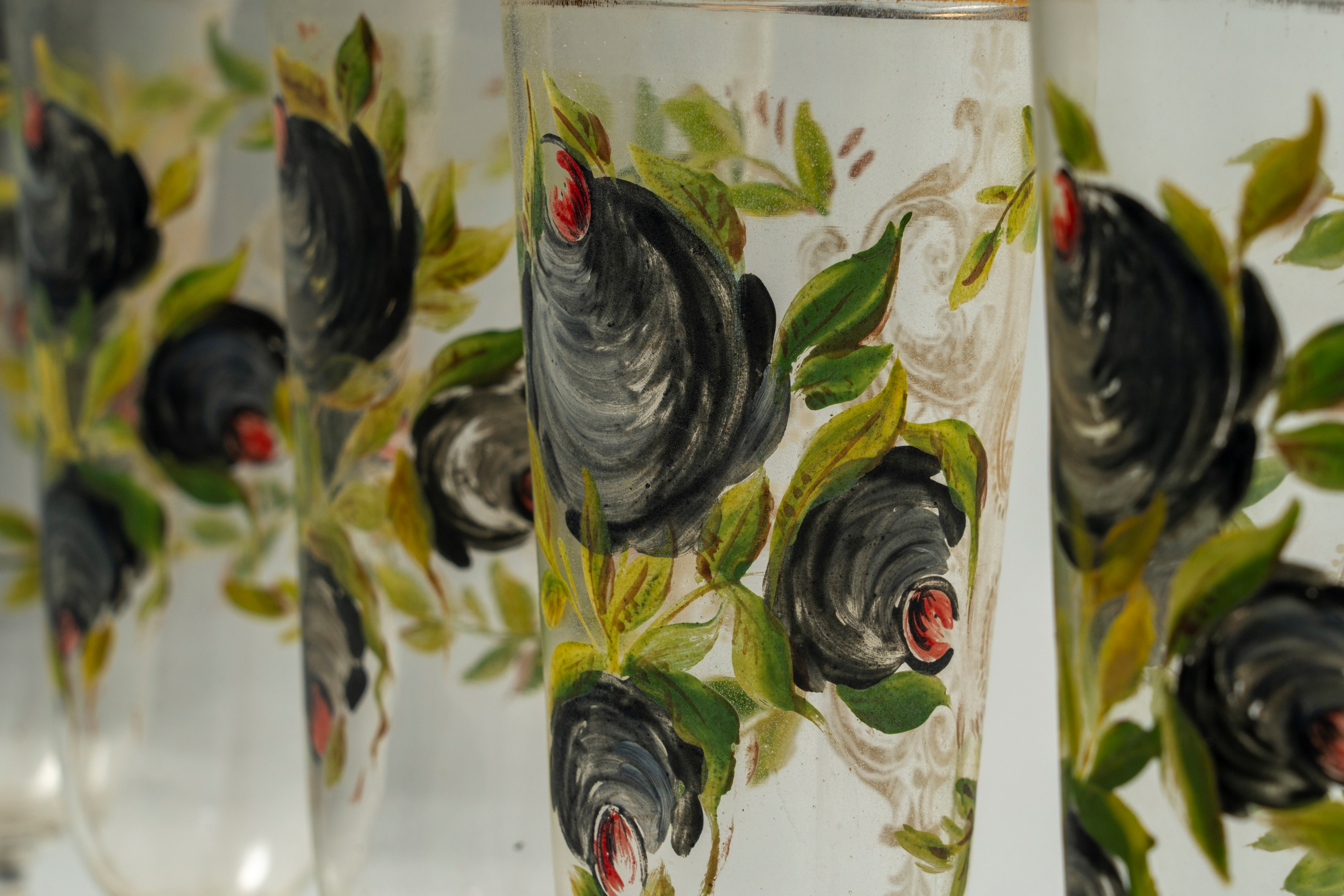 Due piatti in porcellana bianca e blu “Kraak”. Cina, fine secolo XVII – inizio secolo XVIII