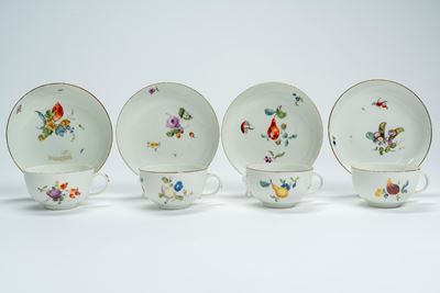 Meissen, Quattro tazzine con piattino in porcellana con decoro policromo a frutti e fiori (circa ...