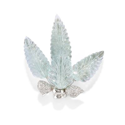 Spilla in oro bianco 18K con acquemarine e diamanti, circa 1955