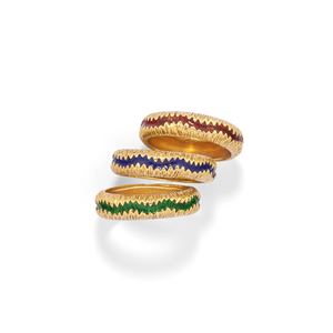 Three eings with enamels