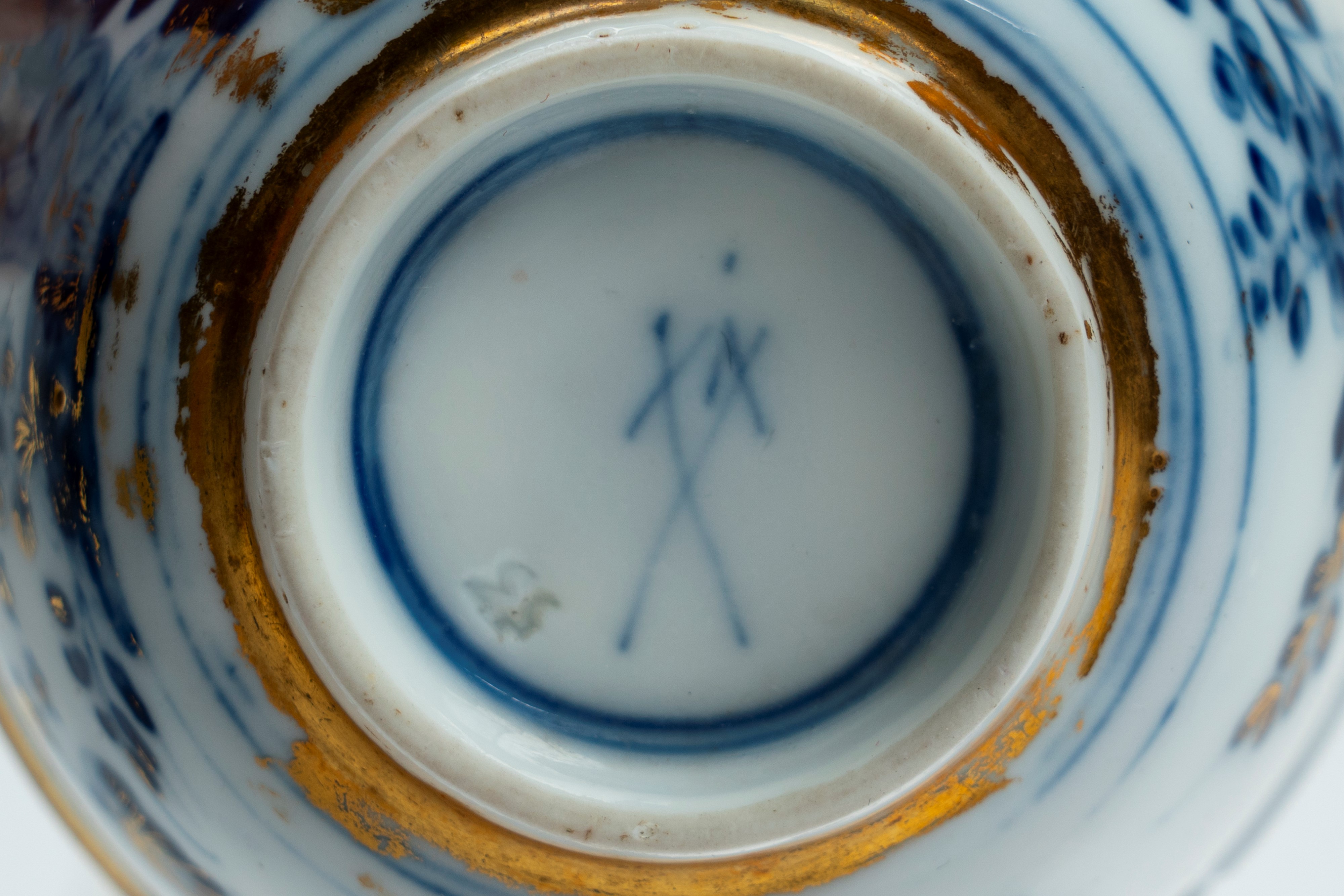 Tazzina con Piattino in Porcellana, con Decoro Monocromo in Blu Cobalto All’orientale e in Oro. M...