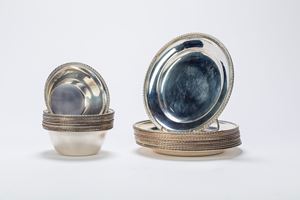 Dodici coppette lavadita e dodici piattini pane