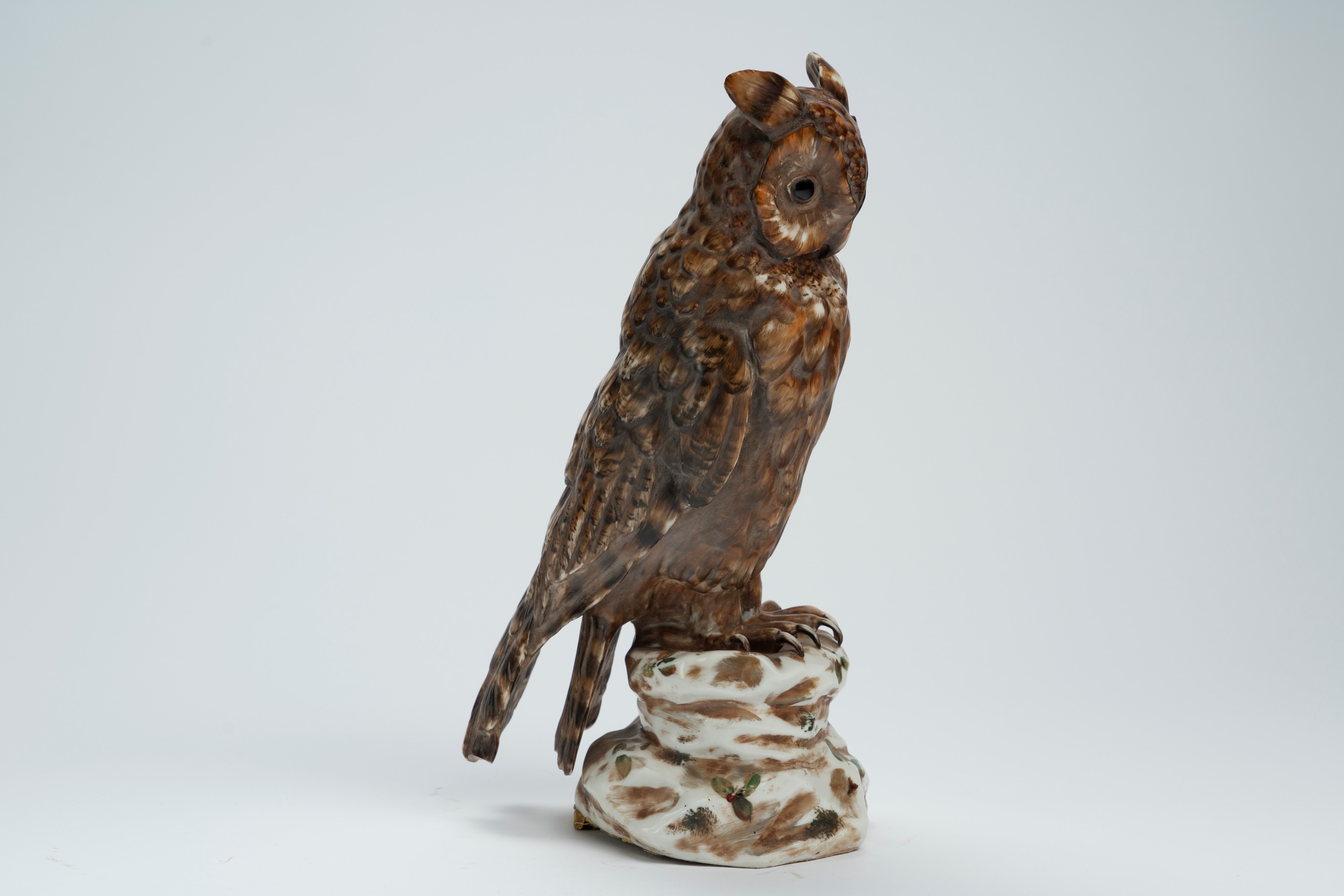 Gufo su Roccia in Ceramica Policroma, Secolo XIX/XX
