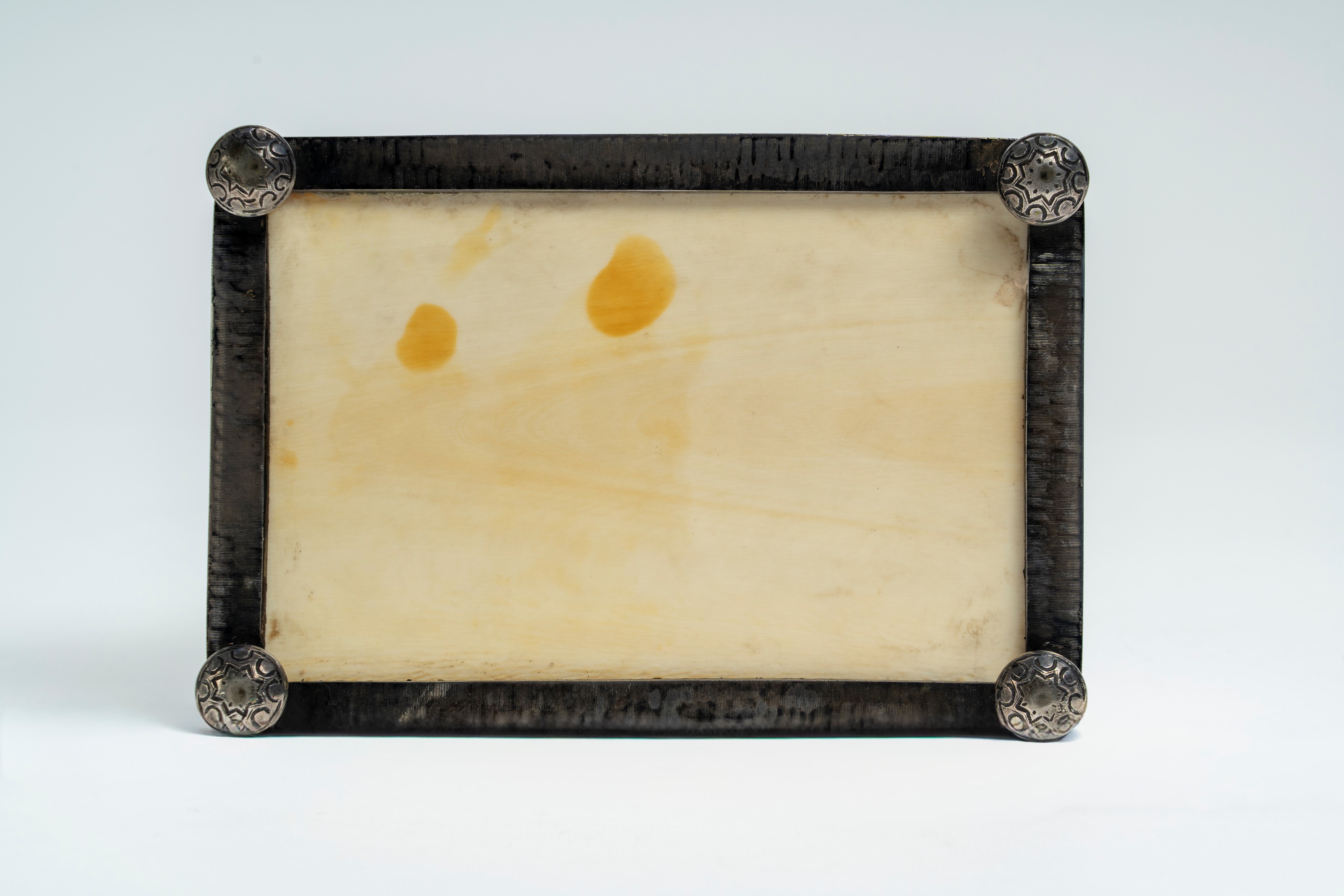 ☼ Scatola in avorio e argento. Giappone, periodo Meiji (1868–1912)