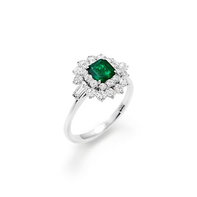 Anello con smeraldo ottagonale e diamanti, oro bianco 18k