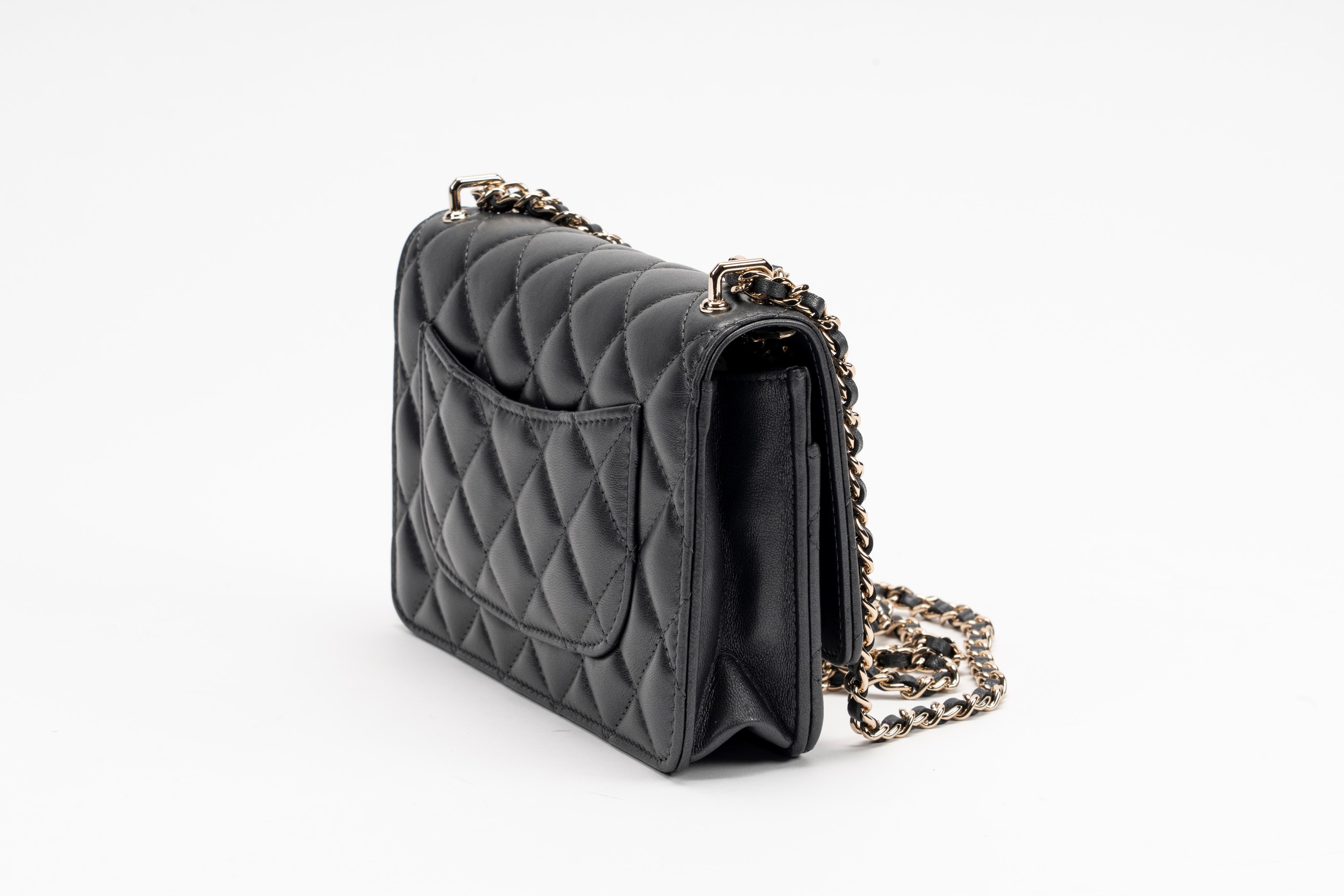 Chanel - Borsa Wallet on Chain, pelle matelassé nera metallizzata con tracolla in metallo dorato