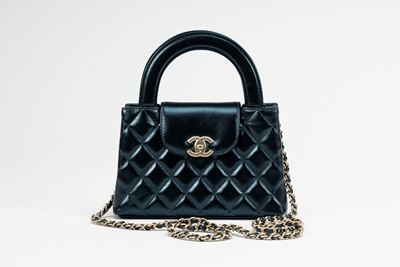 Borsa shopping mini in pelle matelassé blu navy con tracolla a catena