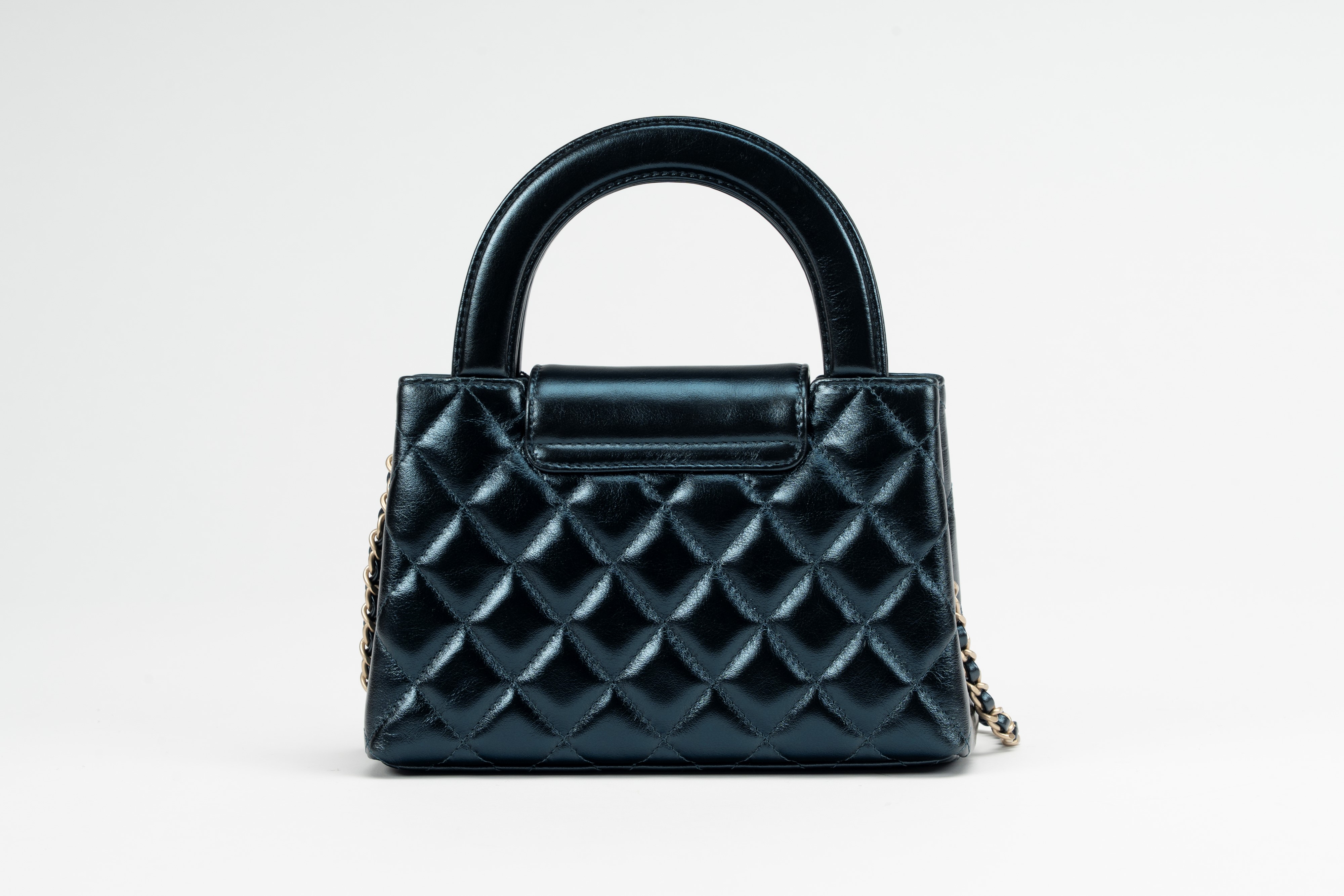 Chanel - Borsa shopping mini in pelle matelassé blu navy con tracolla a catena