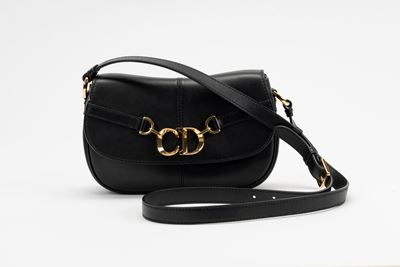 Borsa in pelle nera con tracolla regolabile
