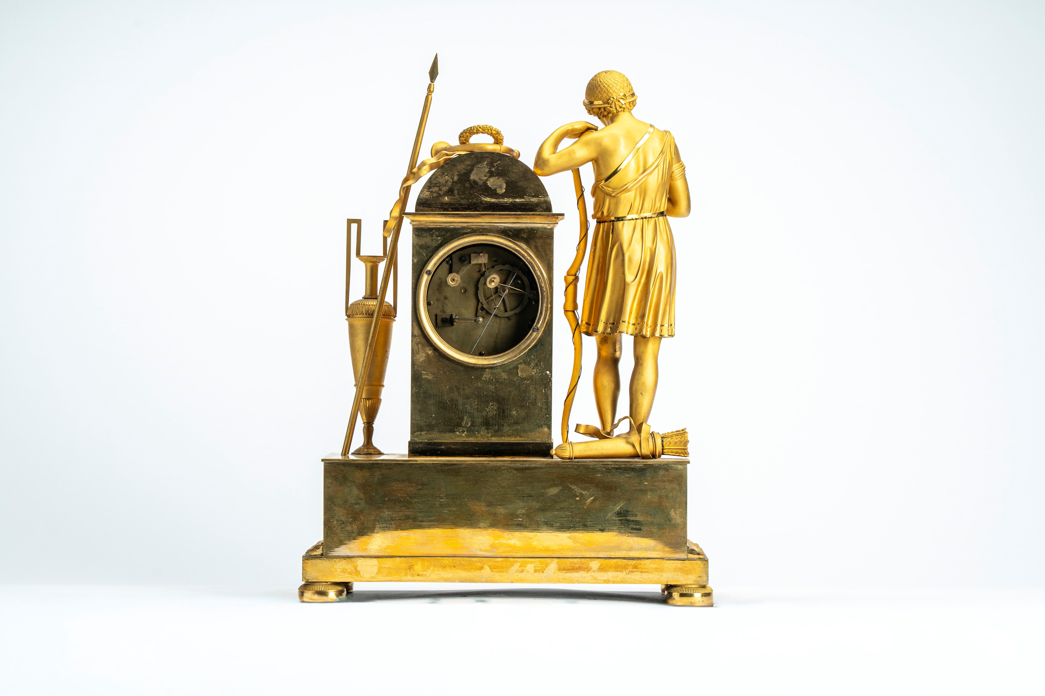 Pendola in bronzo dorato raffigurante Adone. Francia, inizi XIX secolo