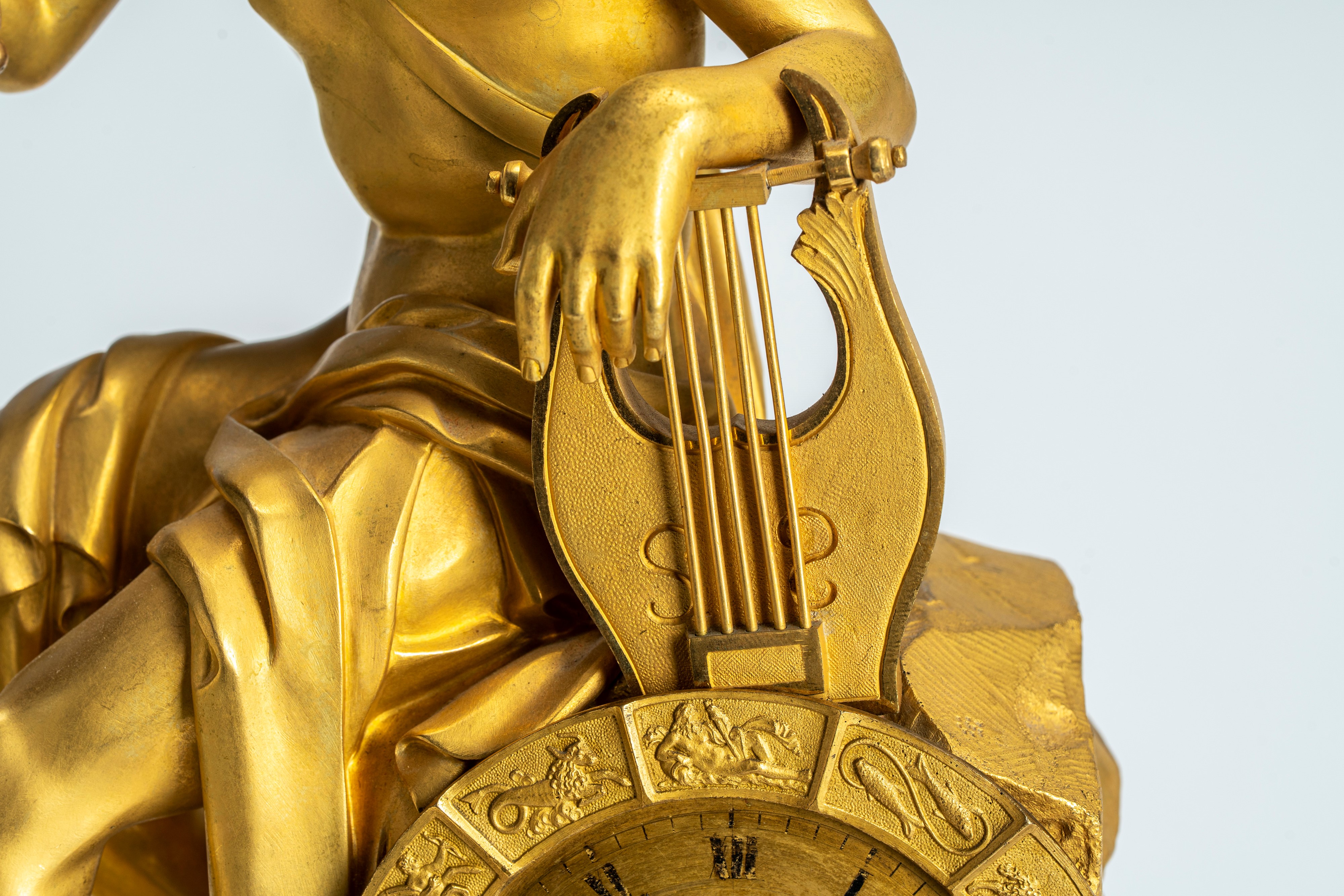 Pendola da Tavolo in Bronzo Dorato Raffigurante Apollo. Francia, Circa 1830