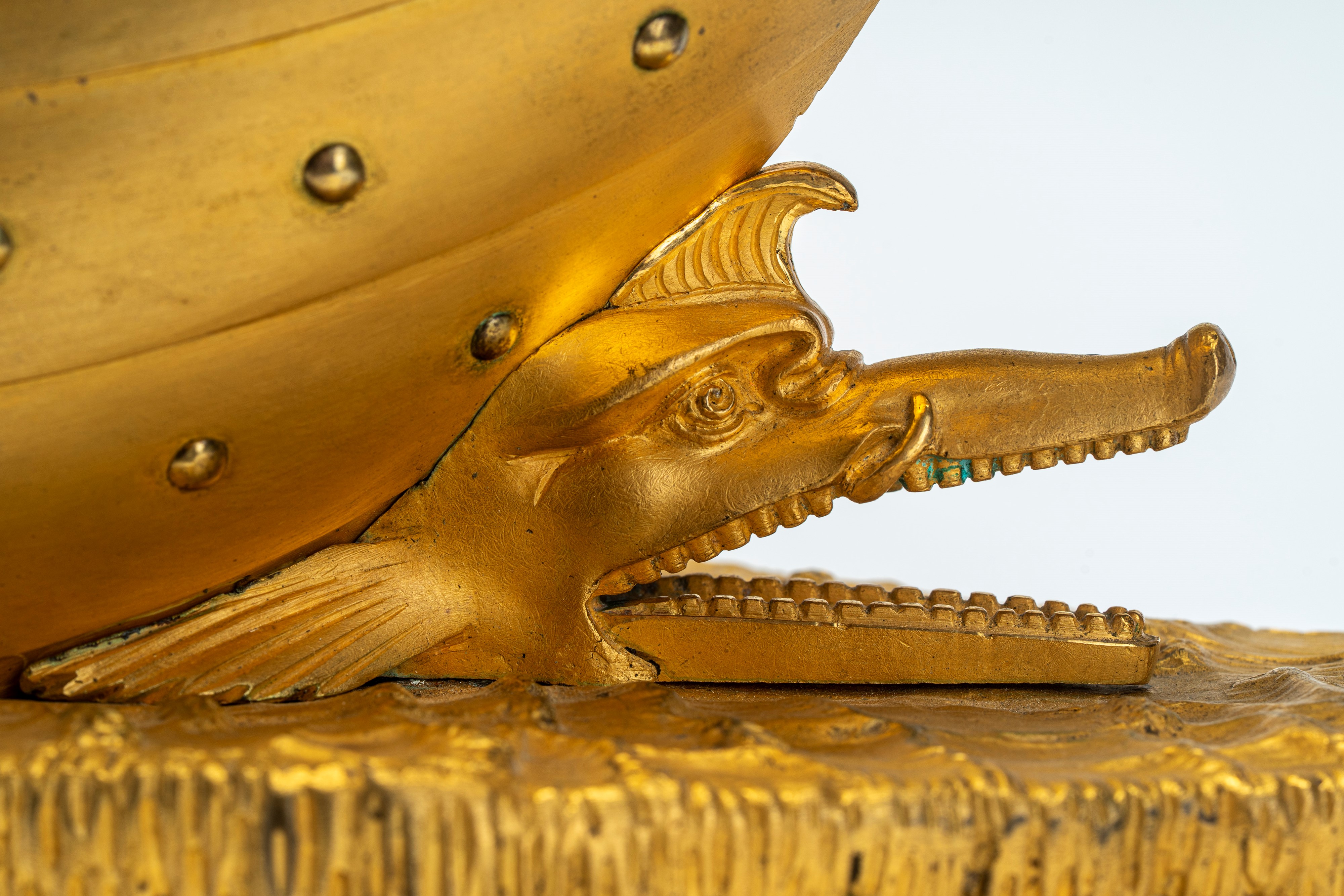 Pendola “L’Amour faisant passer le Temps” in bronzo dorato, da un modello di Louis-Simon Boizot (...