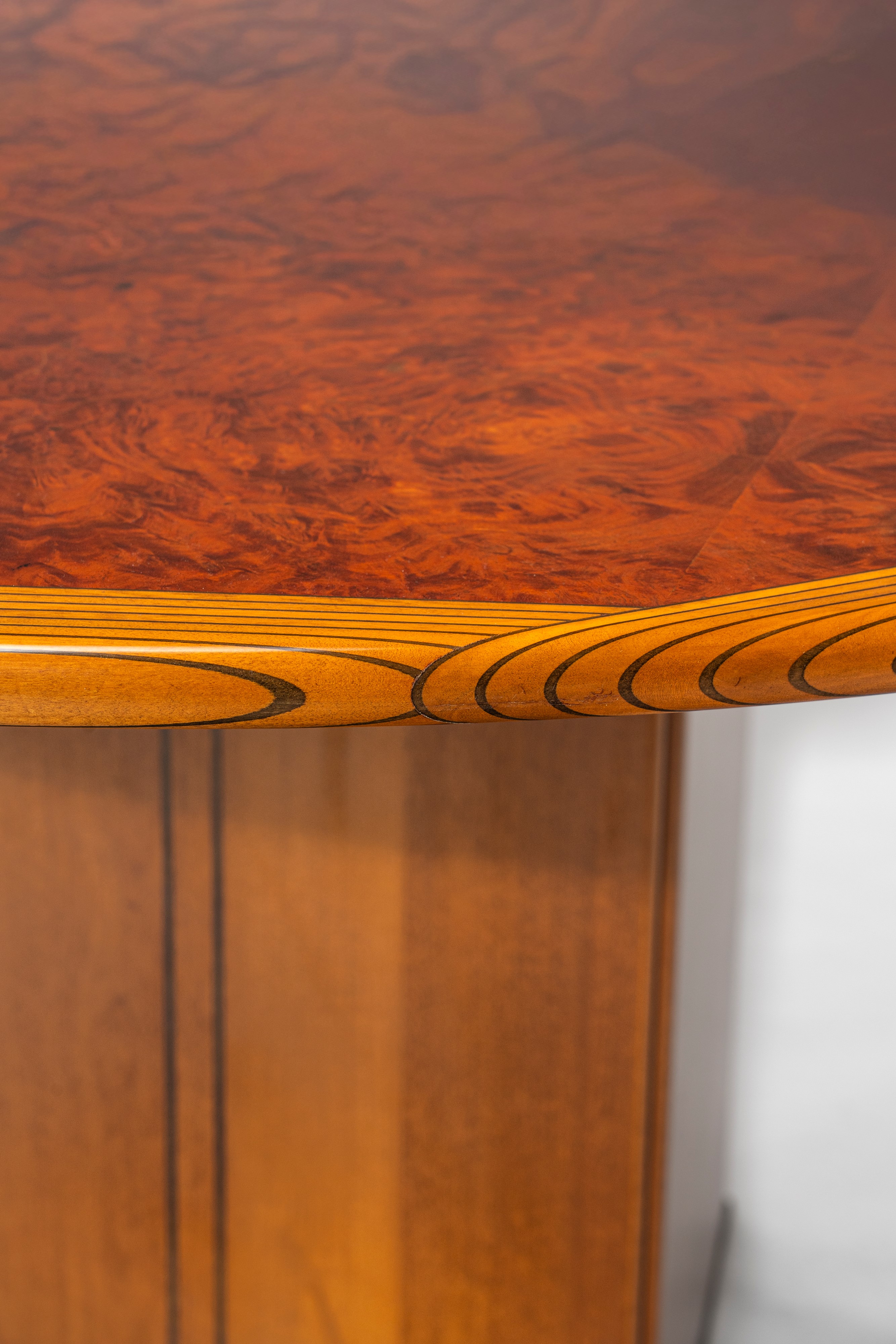 Tavolo modello 'Africa' della serie 'Artona'