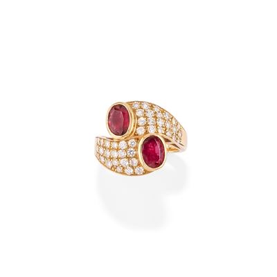 Anello con rubini e diamanti, oro giallo 18k