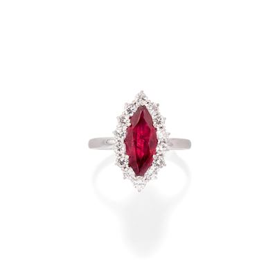 Anello con Rubino