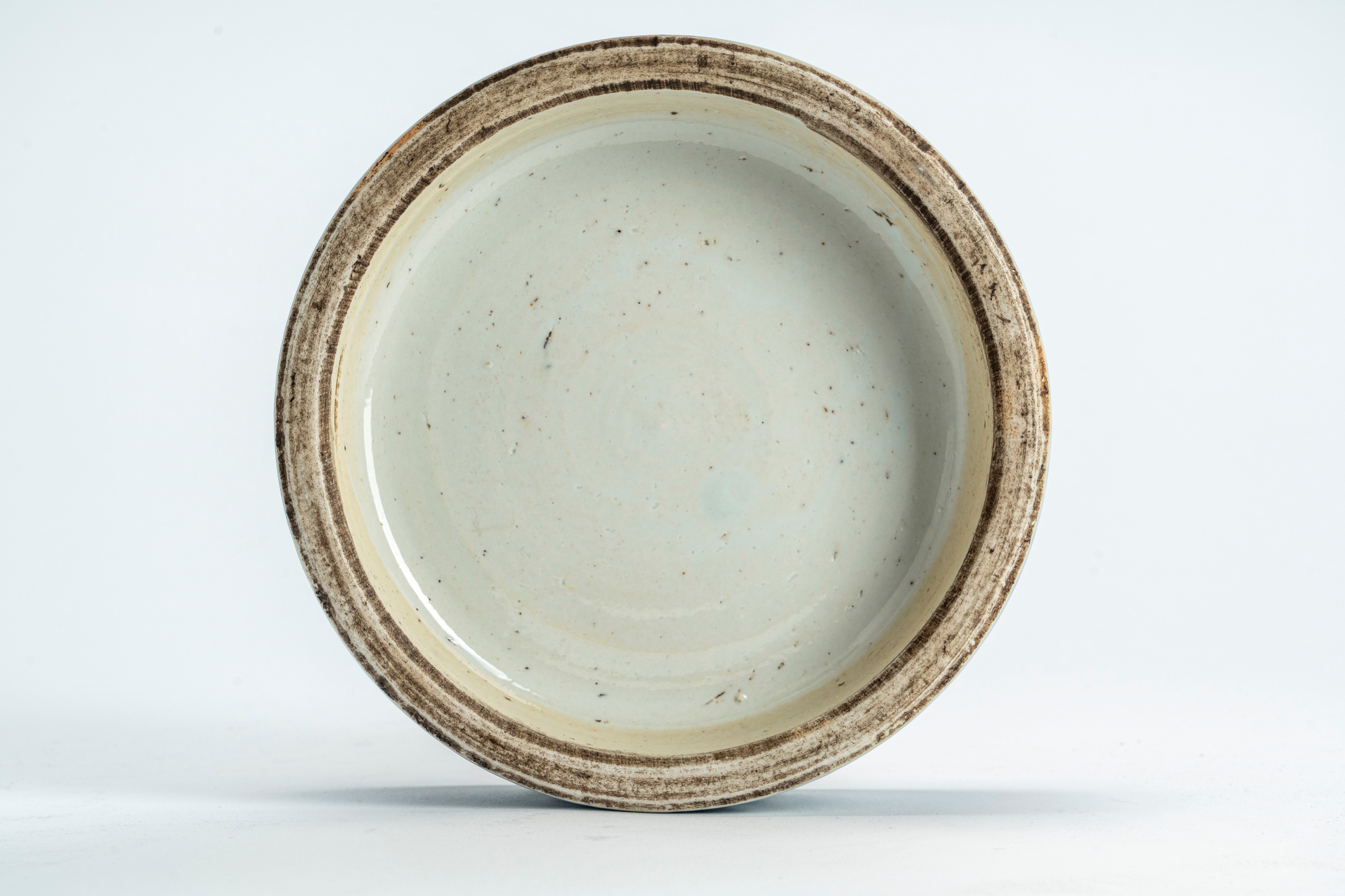 Sciacquapennelli in porcellana bianca e blu. Cina, inizi secolo XX