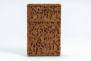 FINELY CARVED WOOD CARD CASE WITH FIGURES IN A PALACE GARDEN, CHINA, CANTON, 19TH CENTURY
