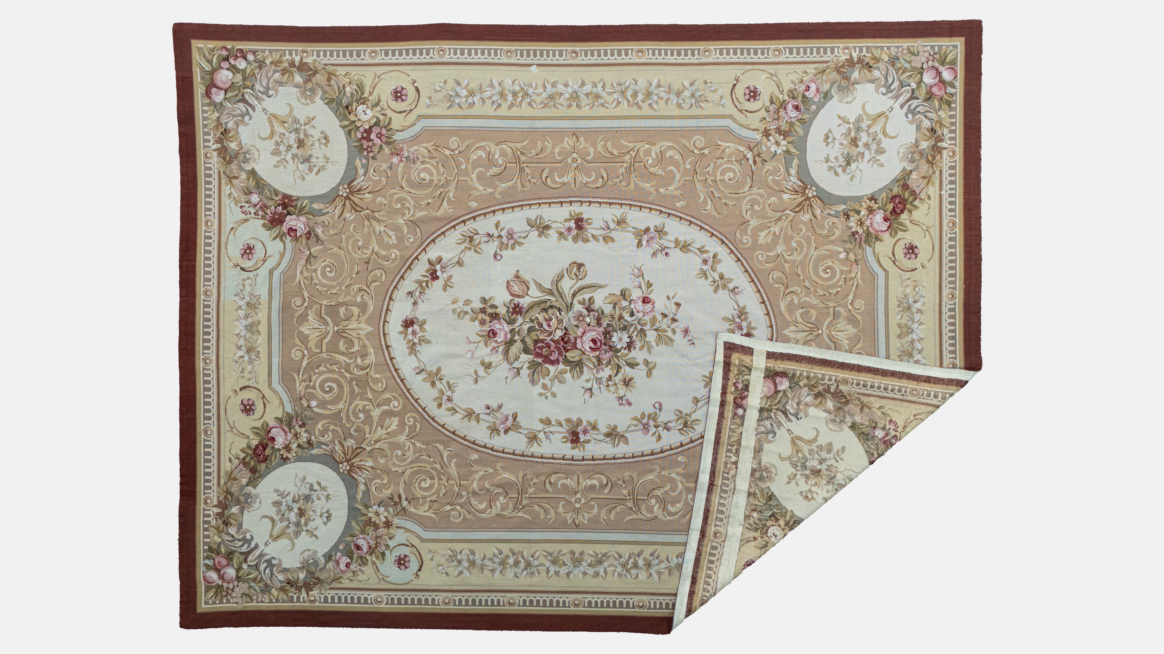 Tappeto "Aubusson" a fondo beige con medaglione centrale e quattro angolari decorati a bouquet di...