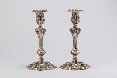 Coppia di candelieri in argento, Sheffield 1840