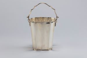 Ice bucket