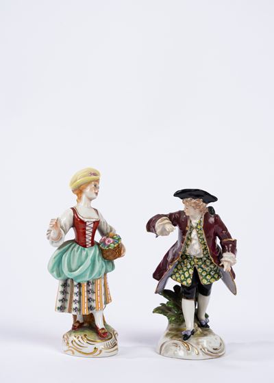 Statuine in porcellana Capodimonte Ginori, Gentiluomo e Damina, fine XIX - inizio XX secolo