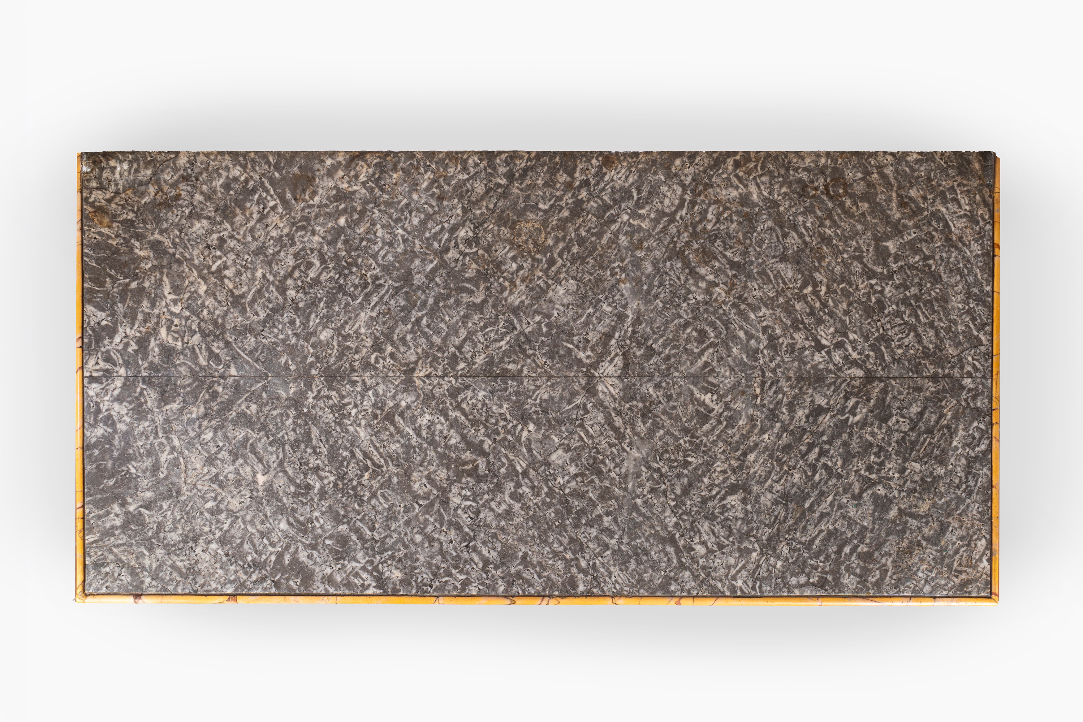 Console Luigi XVI in legno laccato e dorato con gambe scanalate e rastremate, fascia a rosette, v...