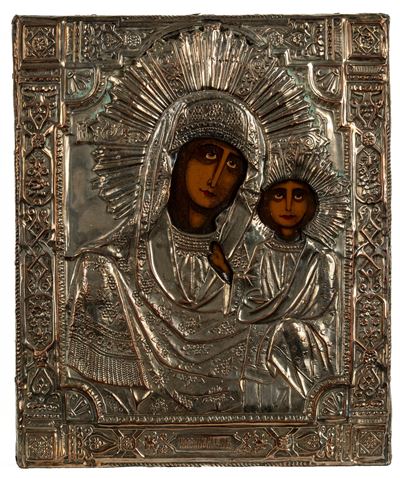 Icona raffigurante la Madonna di Vilnius, XIX secolo, tempera su tavola con riza sbalzata