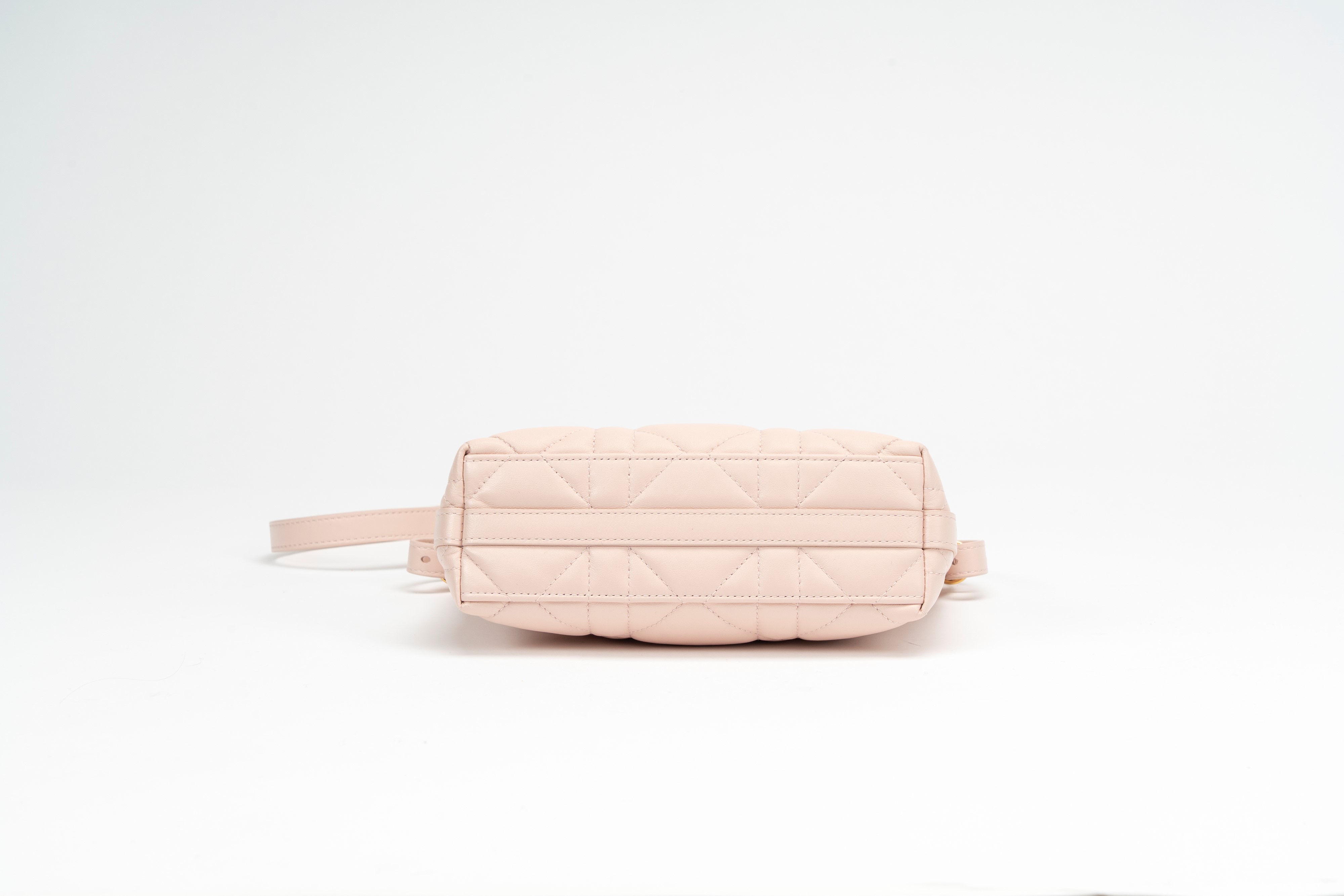 Christian Dior - Mini borsa 'Miss Caro Diorling' in pelle macrocannage con catena