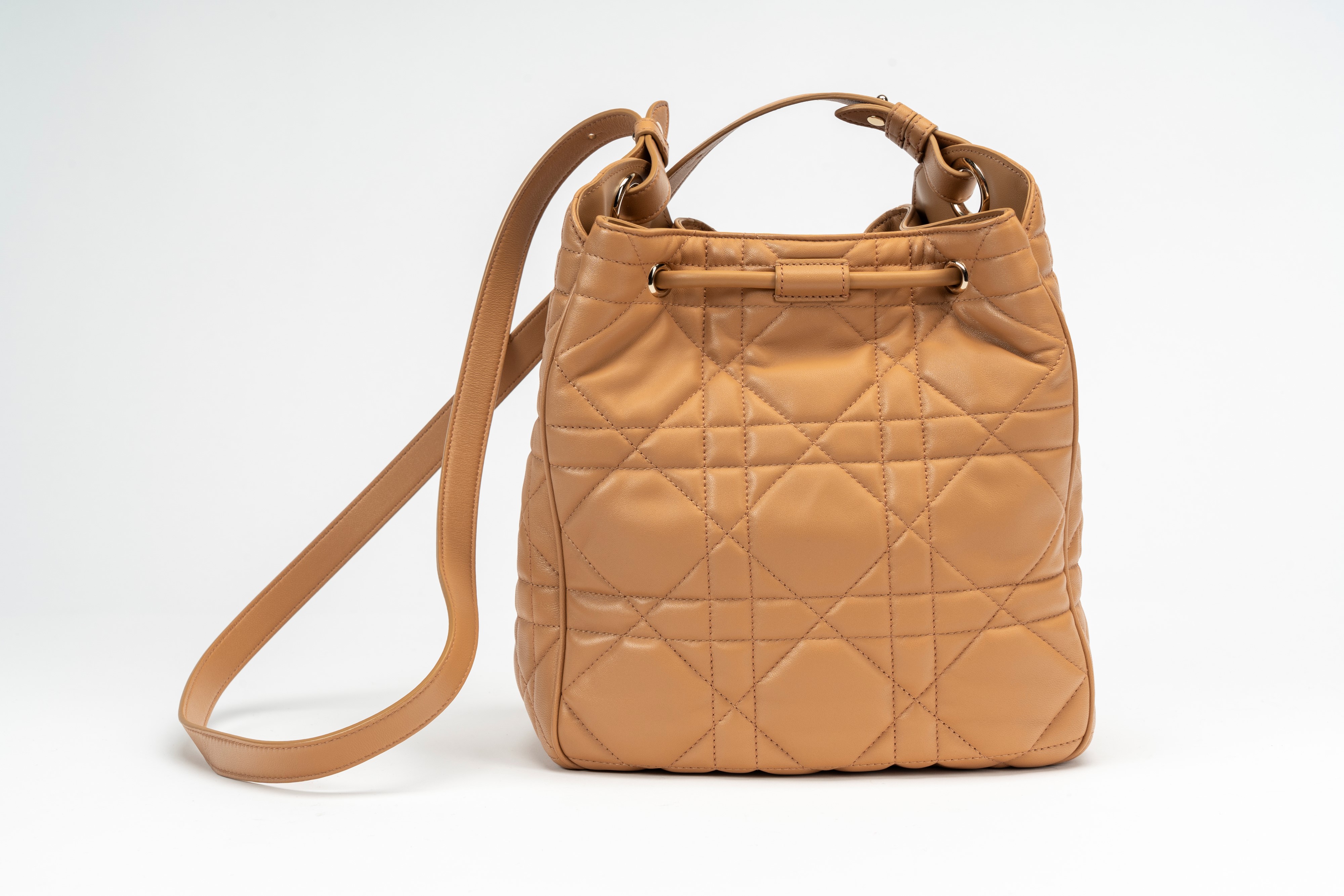 Christian Dior - Borsa secchiello D-Motion in pelle macrocannage