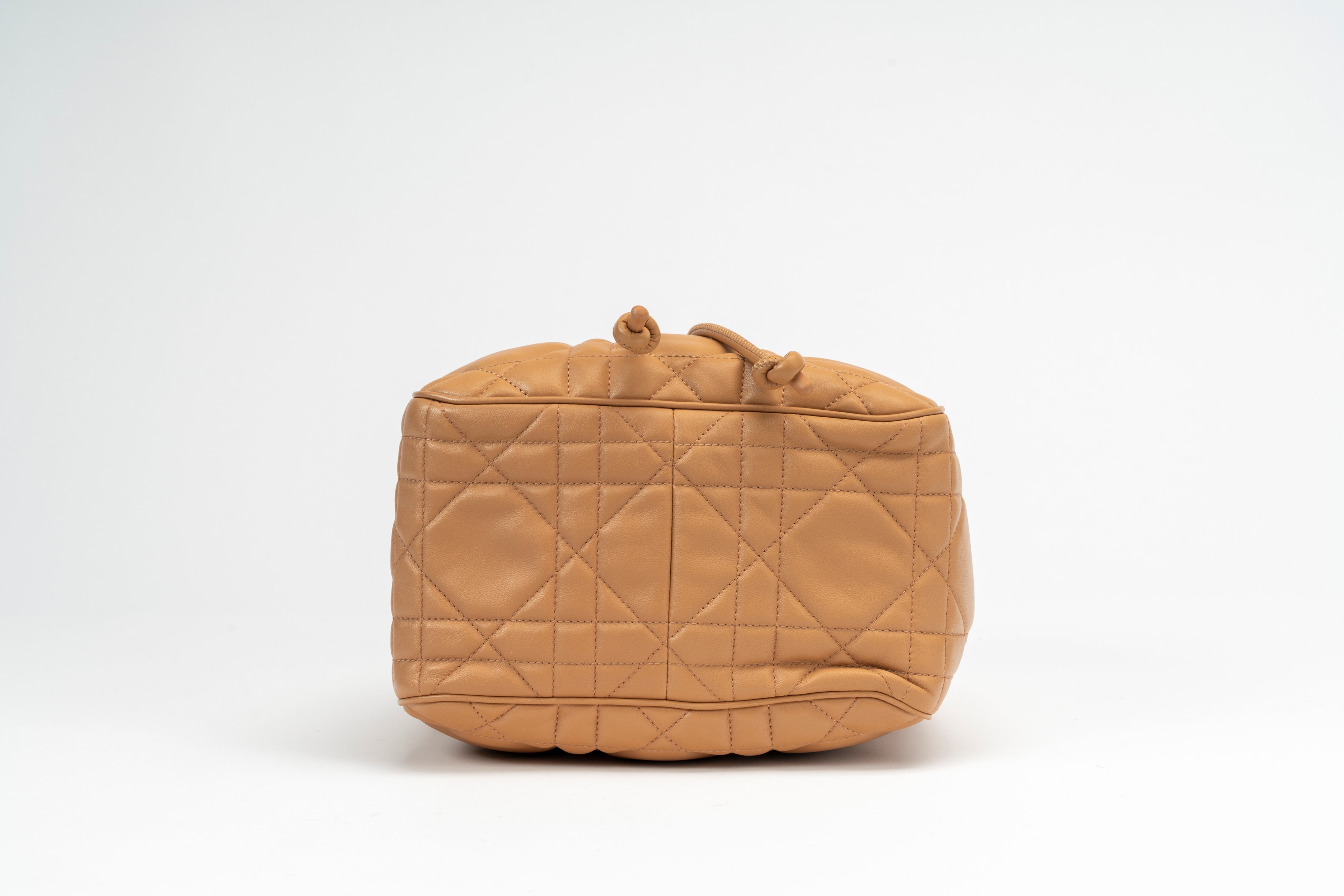 Christian Dior - Borsa secchiello D-Motion in pelle macrocannage