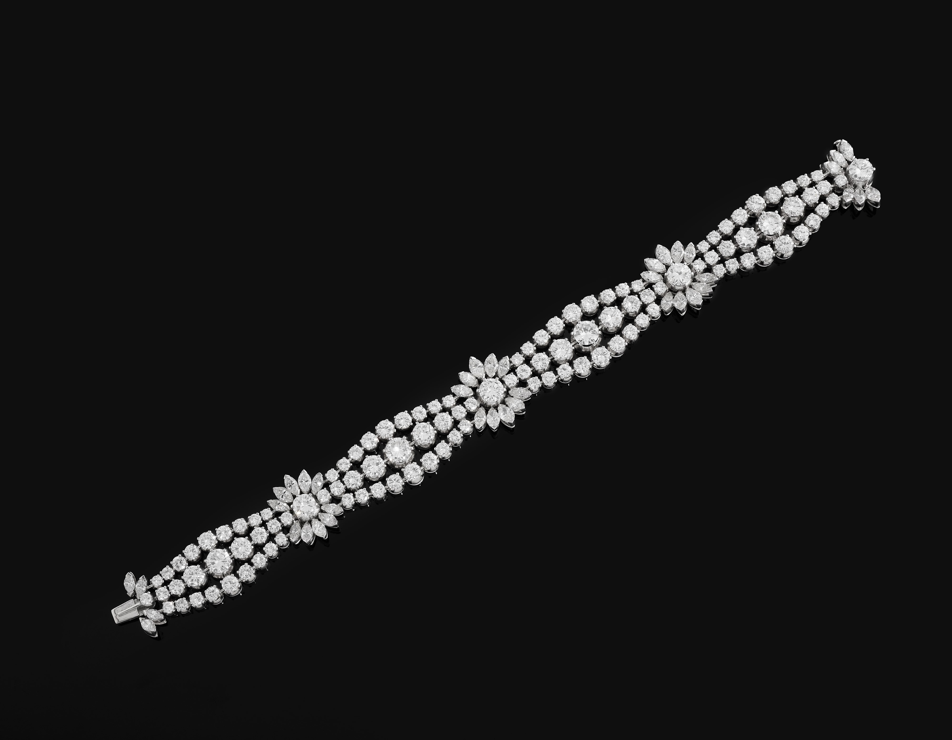 Spilla in oro bianco 18k con diamanti, circa 10,00 ct