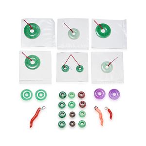 Lotto di pietre dure e coralli