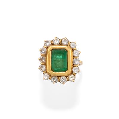 Anello con Smeraldo e Diamanti