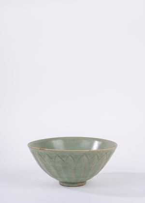 Celadon glazed bowl with raised lotus flower decoration. China, Ming Dynasty (1368–1644)