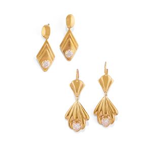 Two pairs of earrings with colourless gemstone