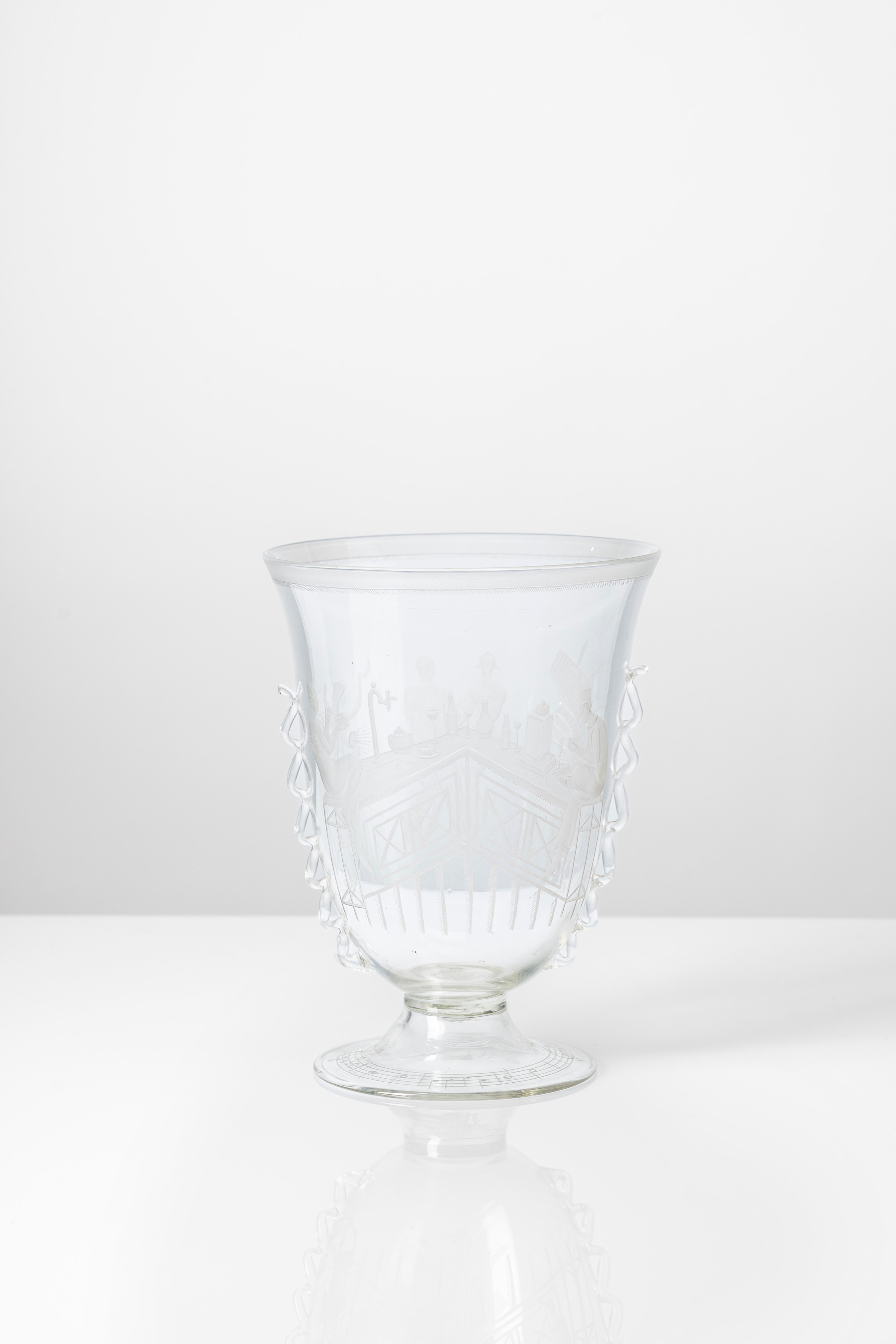 Vaso con decoro ad incisione