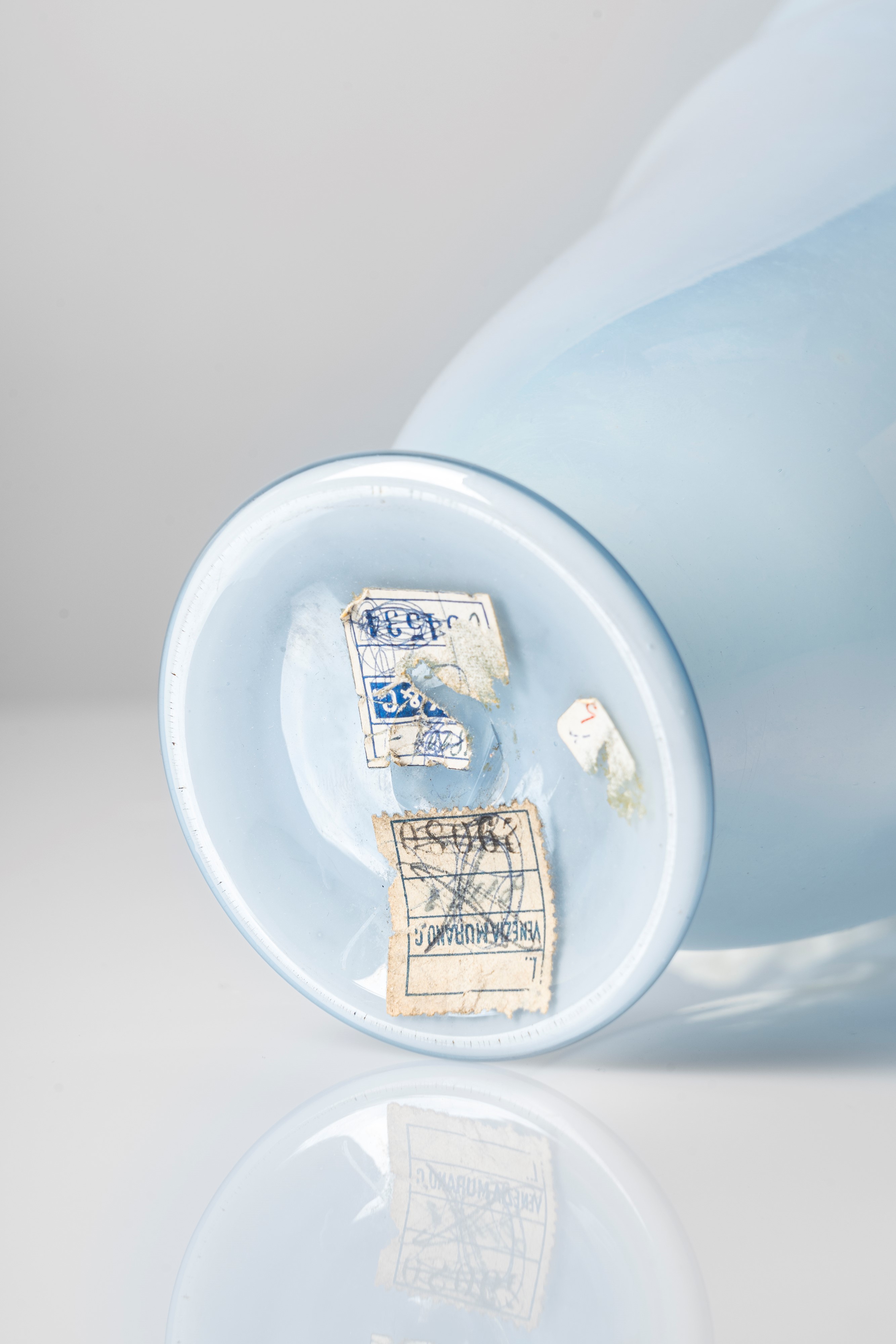 Coppia di vasi 'incamiciati'