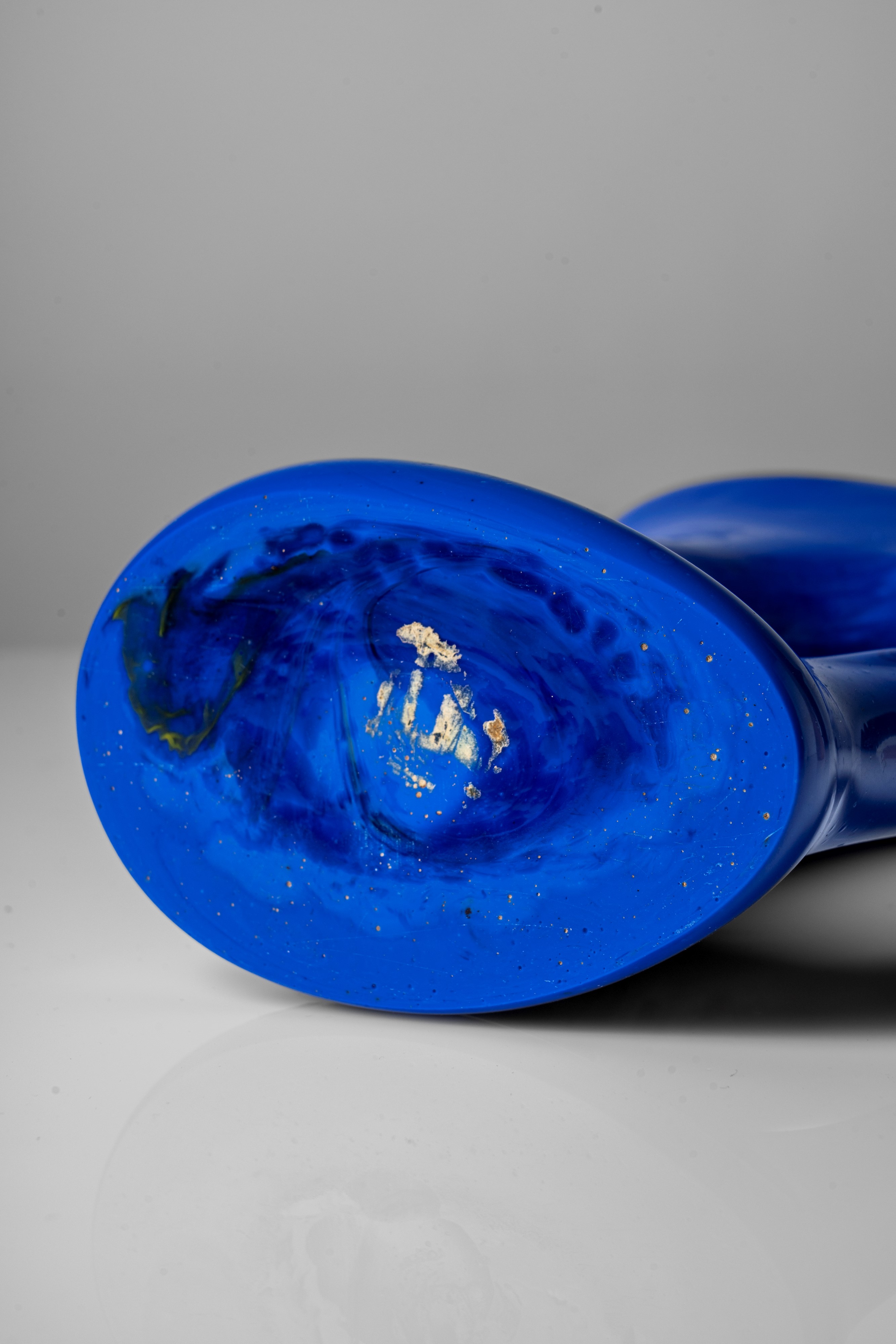 Coppia di rari vasi in pasta di vetro