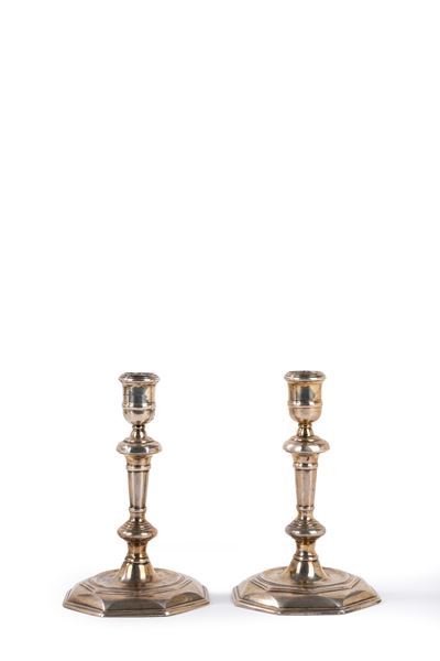 Joseph Clare, Coppia di candelieri in argento, Londra 1713-14