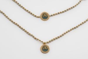 Demi parure composta da un girocollo e un braccialetto