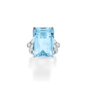 Anello con acquamarina