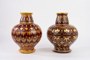 Due vasi in maiolica, Gualdo Tadino