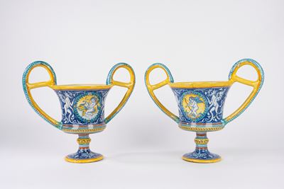 Coppe biansate in maiolica policroma, Deruta, secolo XX
