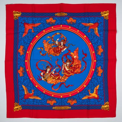 Rybaltchenko, Foulard in seta blu con bordo rosso