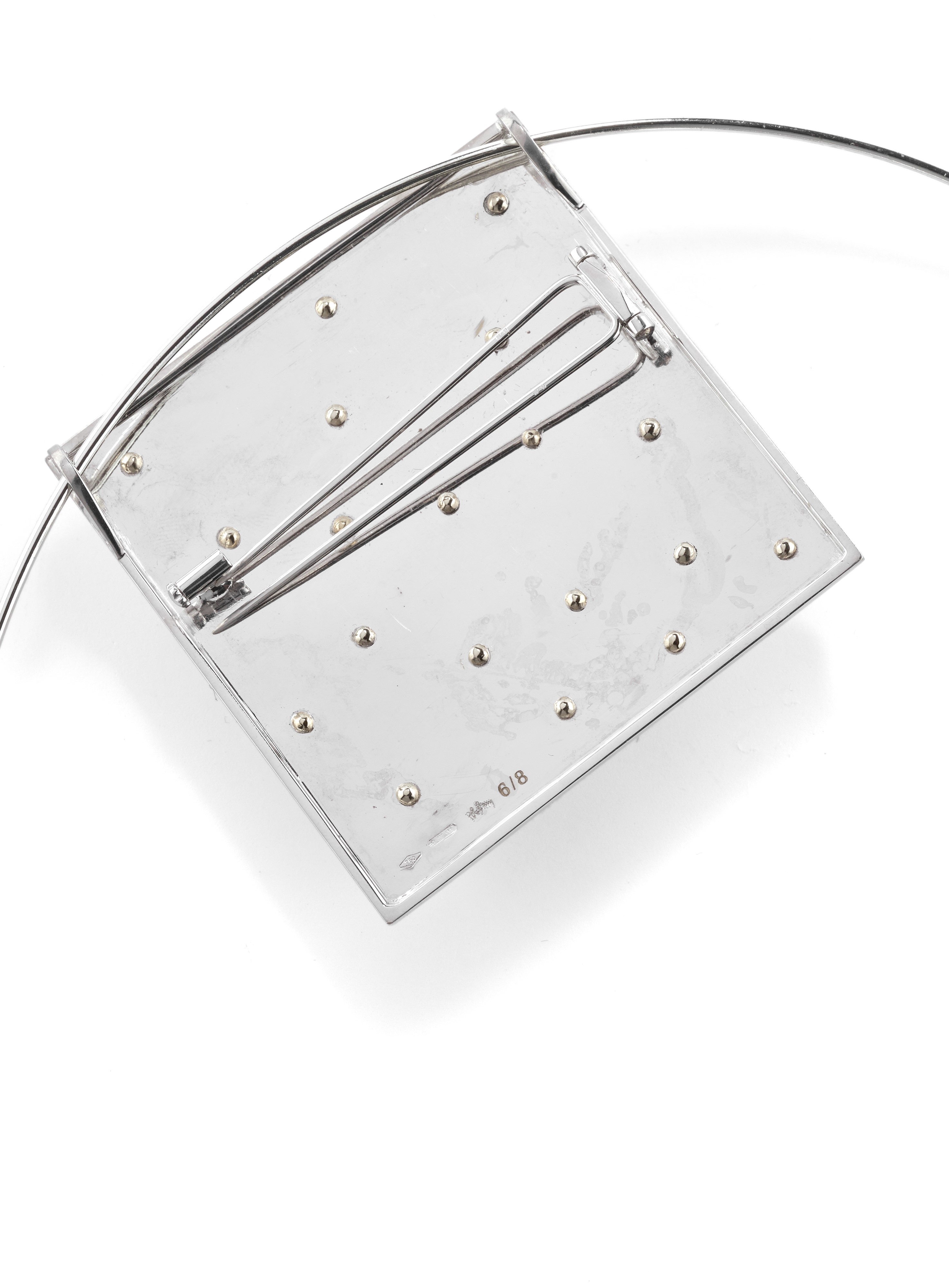 Pol Bury - Spilla-pendente quadrata in oro bianco 18k con boules mobili, 2000